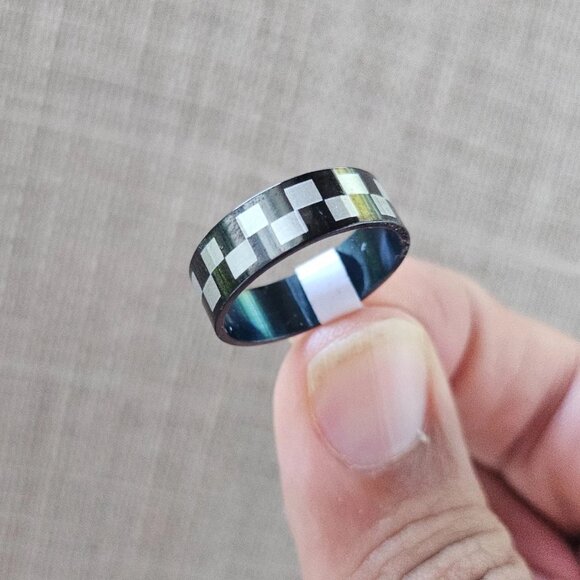 Fashion Ring Finger Band Checker Black/Silver Tone Fashion Jewelry Size 10 NWT - Picture 5 of 10